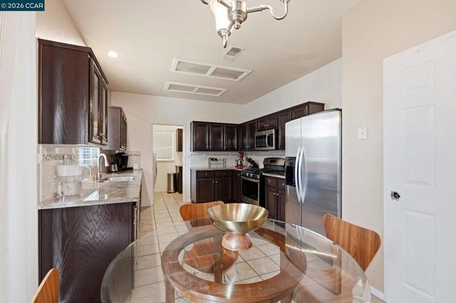 5683 5683 Vintage Cir, Stockton, CA 95219