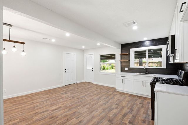 6514 Neff Street, Houston, TX 77074