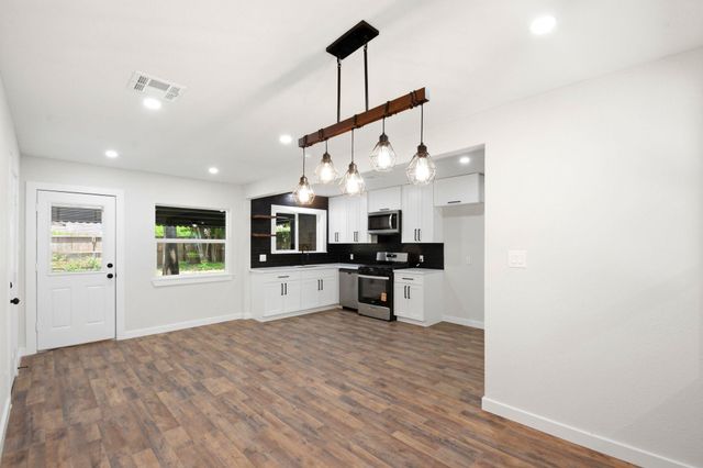 6514 Neff Street, Houston, TX 77074