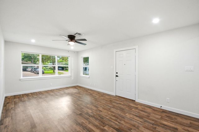 6514 Neff Street, Houston, TX 77074