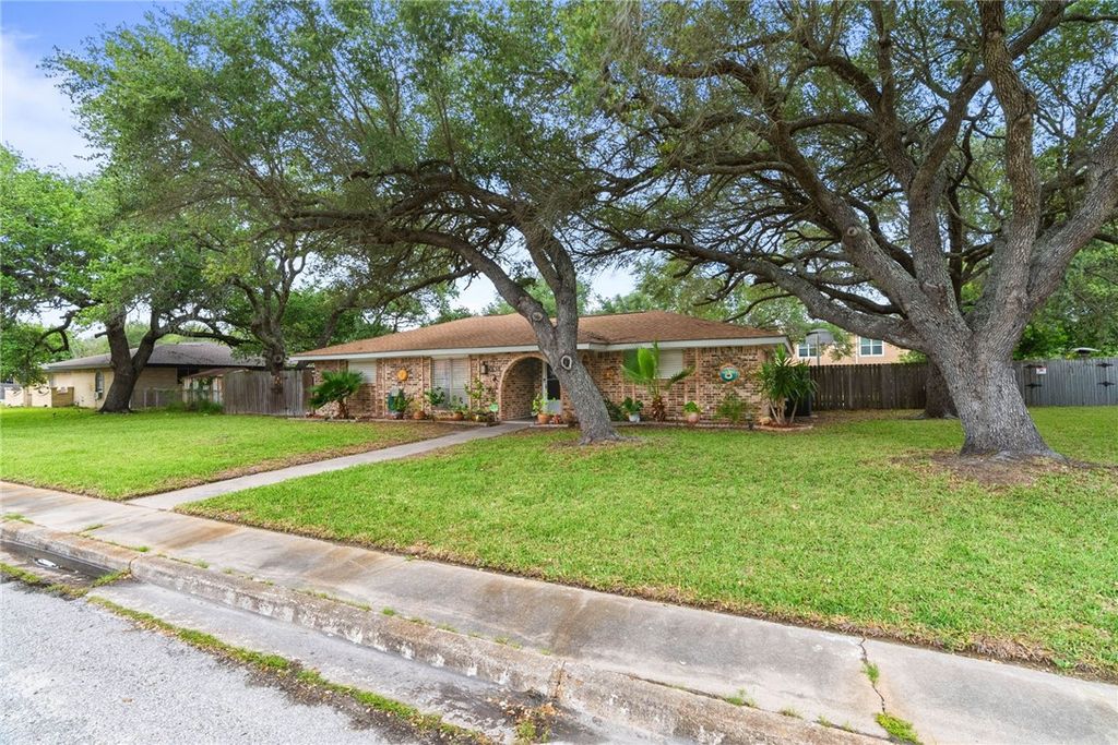 1638 W Palm Dr, Aransas Pass, TX 78336 — photo 3