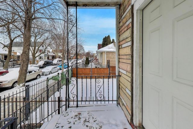 5147 S Campbell Avenue, Chicago, IL 60632