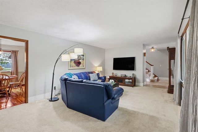 127 E Maple Street, Fruitport, MI 49415