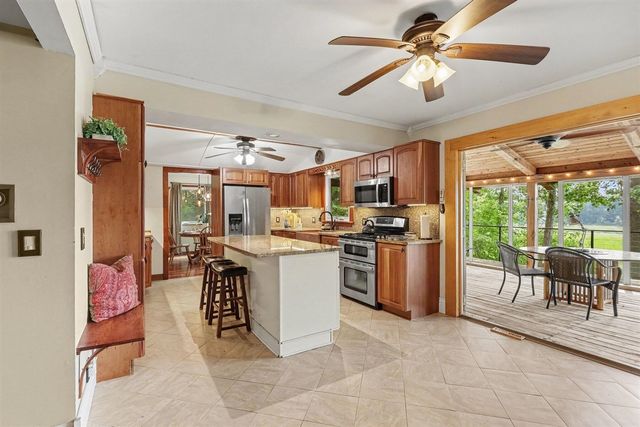 127 E Maple Street, Fruitport, MI 49415