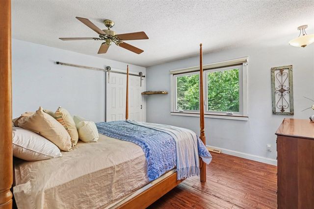 127 E Maple Street, Fruitport, MI 49415