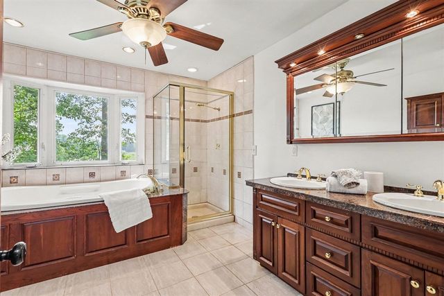 127 E Maple Street, Fruitport, MI 49415