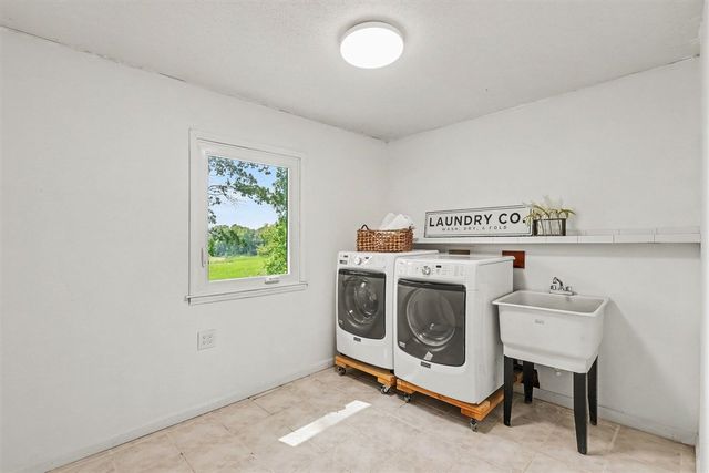 127 E Maple Street, Fruitport, MI 49415