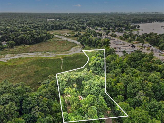 127 E Maple Street, Fruitport, MI 49415