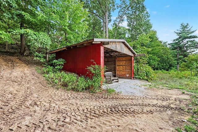127 E Maple Street, Fruitport, MI 49415