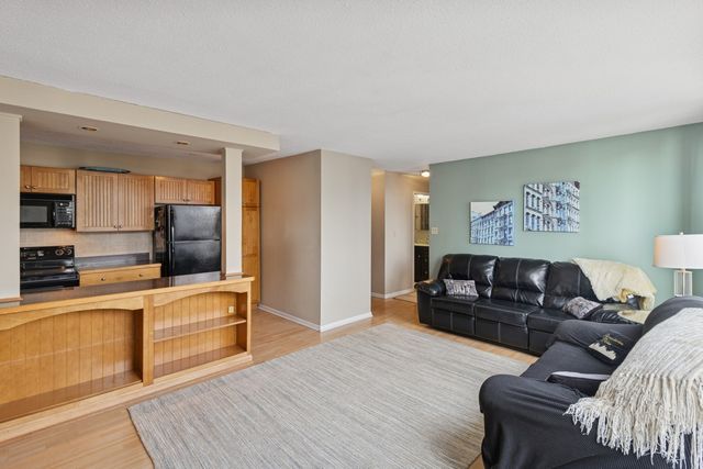 71 E Division Street 1703, Chicago, IL 60610