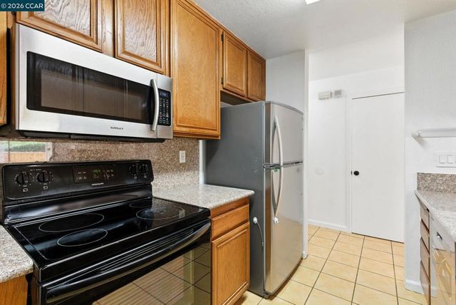 128 Peppermill Ln, Pittsburg, CA 94565