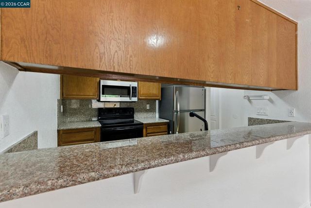 128 Peppermill Ln, Pittsburg, CA 94565