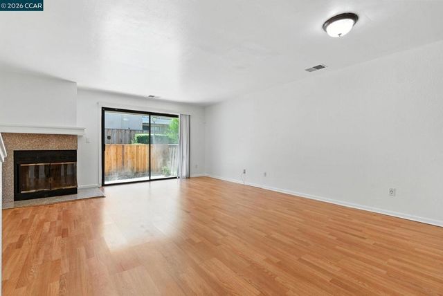 128 Peppermill Ln, Pittsburg, CA 94565
