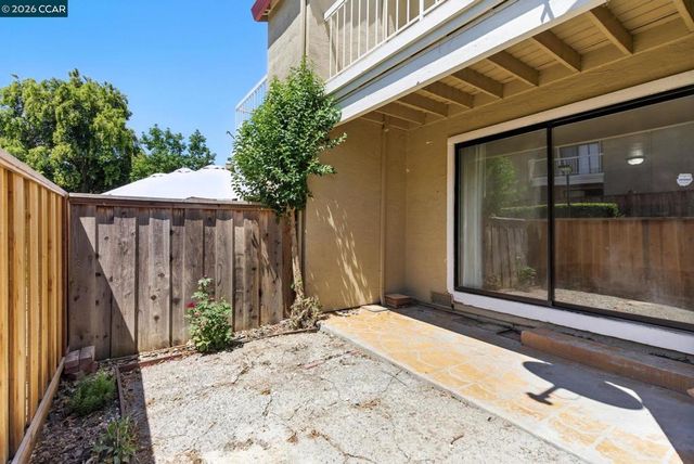 128 Peppermill Ln, Pittsburg, CA 94565