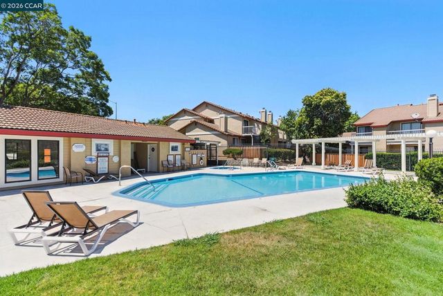 128 Peppermill Ln, Pittsburg, CA 94565