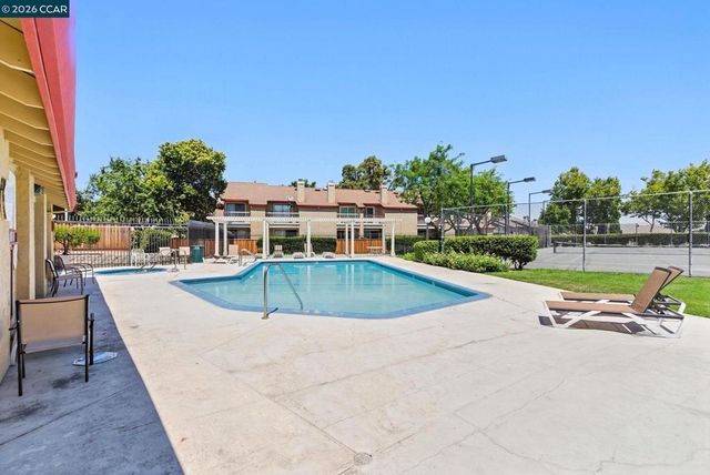 128 Peppermill Ln, Pittsburg, CA 94565