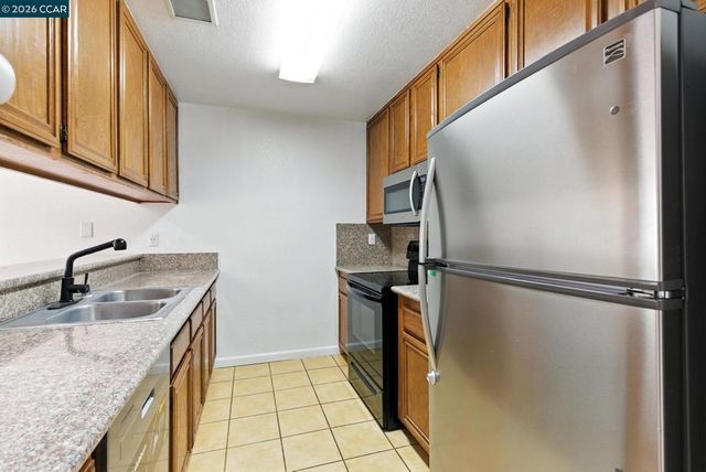 128 Peppermill Ln, Pittsburg, CA 94565