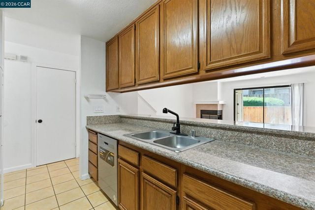 128 Peppermill Ln, Pittsburg, CA 94565