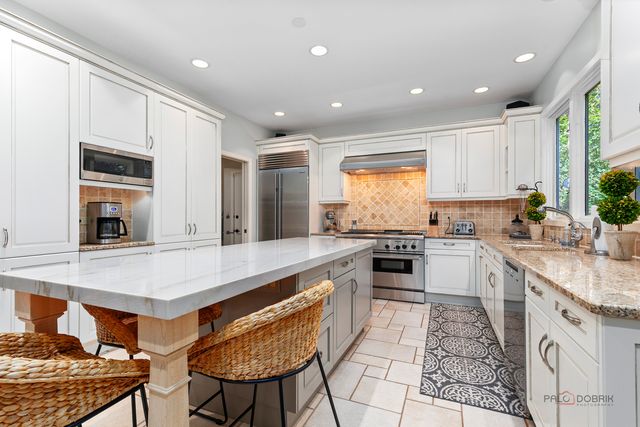 430 N Western Avenue, Lake Forest, IL 60045