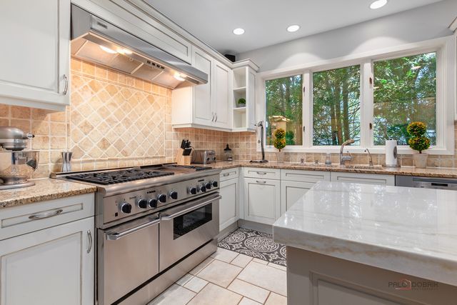 430 N Western Avenue, Lake Forest, IL 60045