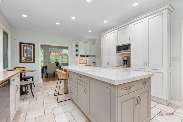 430 N Western Avenue, Lake Forest, IL 60045