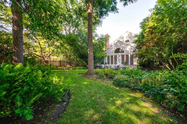 430 N Western Avenue, Lake Forest, IL 60045