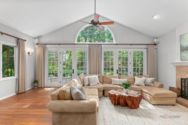 430 N Western Avenue, Lake Forest, IL 60045