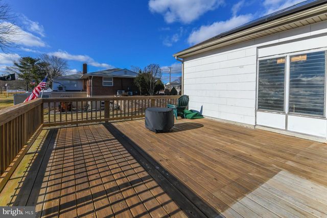 318 E BROAD ST, Gibbstown, NJ 08027