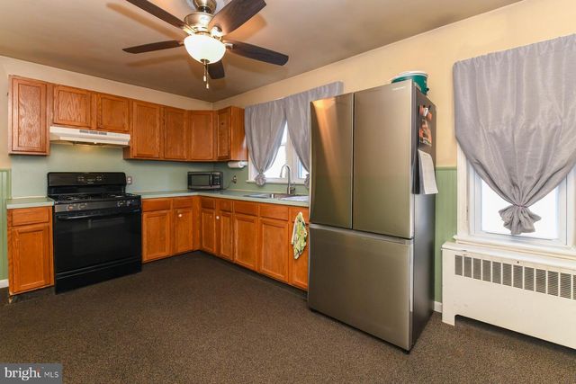 318 E BROAD ST, Gibbstown, NJ 08027