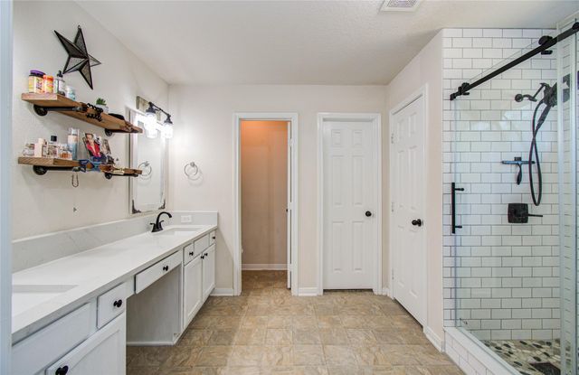 1779 County Road 151, Columbus, TX 78934