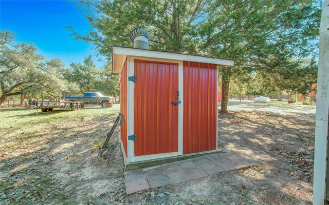 1779 County Road 151, Columbus, TX 78934