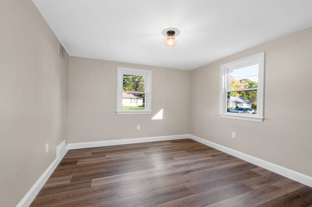 6 Bacon Street, Pepperell, MA 01463