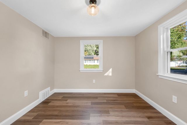 6 Bacon Street, Pepperell, MA 01463