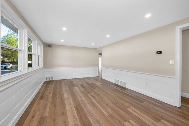 6 Bacon Street, Pepperell, MA 01463