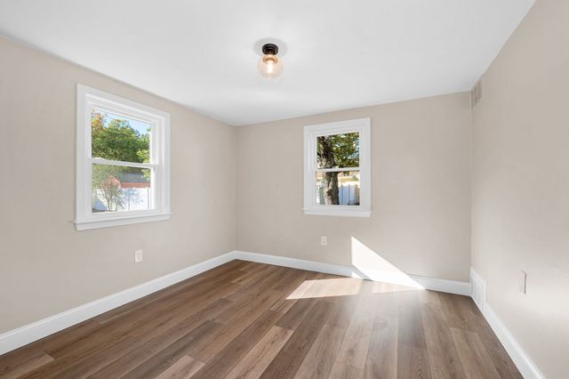 6 Bacon Street, Pepperell, MA 01463