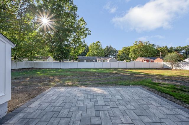 6 Bacon Street, Pepperell, MA 01463