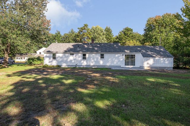 6 Bacon Street, Pepperell, MA 01463