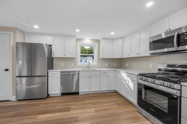 6 Bacon Street, Pepperell, MA 01463
