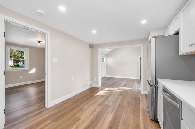 6 Bacon Street, Pepperell, MA 01463