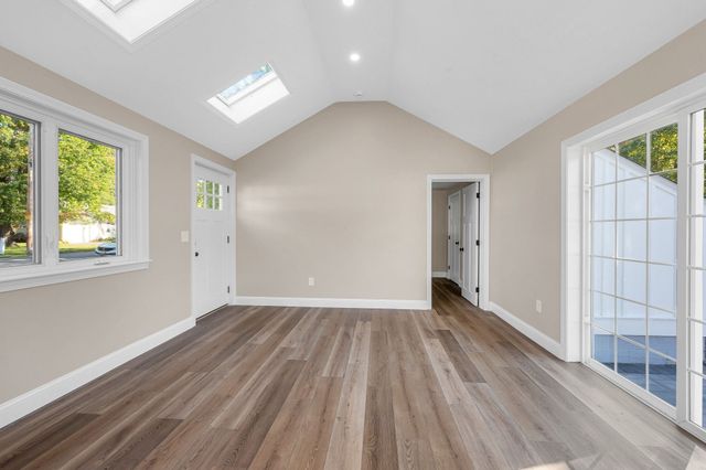 6 Bacon Street, Pepperell, MA 01463