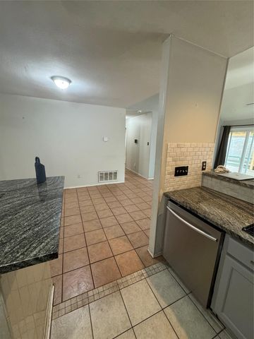908 Saunders DR, Round Rock, TX 78664