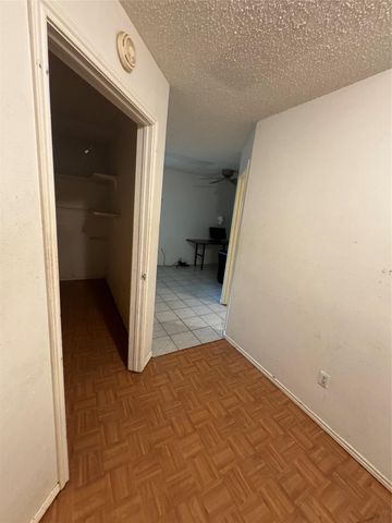 908 Saunders DR, Round Rock, TX 78664