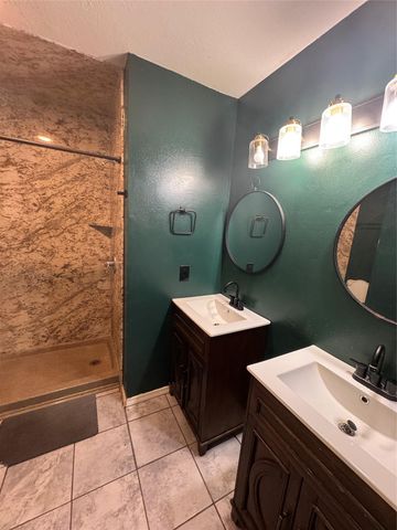 908 Saunders DR, Round Rock, TX 78664