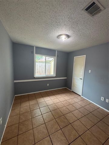 908 Saunders DR, Round Rock, TX 78664