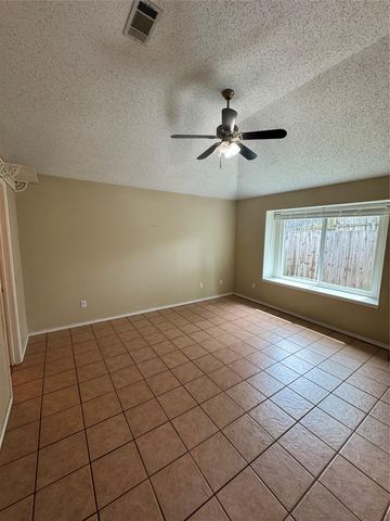 908 Saunders DR, Round Rock, TX 78664