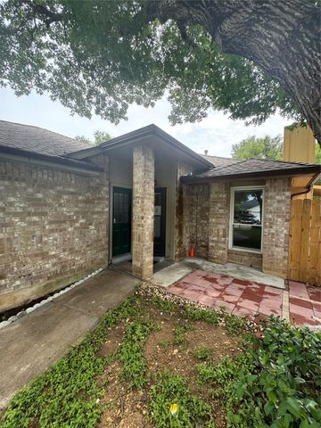 908 Saunders DR, Round Rock, TX 78664