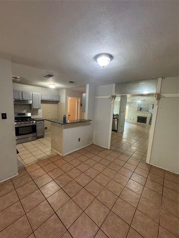 908 Saunders DR, Round Rock, TX 78664