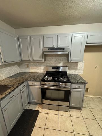 908 Saunders DR, Round Rock, TX 78664