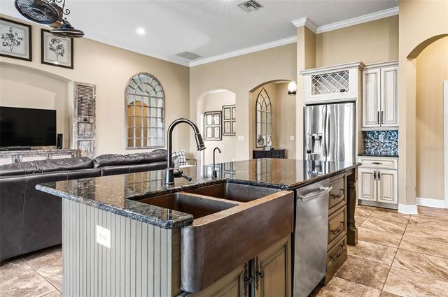 10946 GUN DOG WAY, Lithia, FL 33547