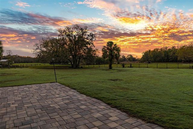 10946 GUN DOG WAY, Lithia, FL 33547